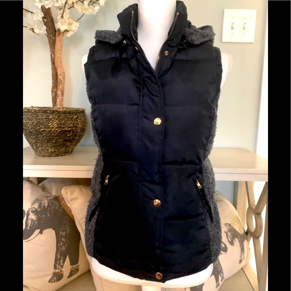 Women’s Navy Blue Puffer Vest
